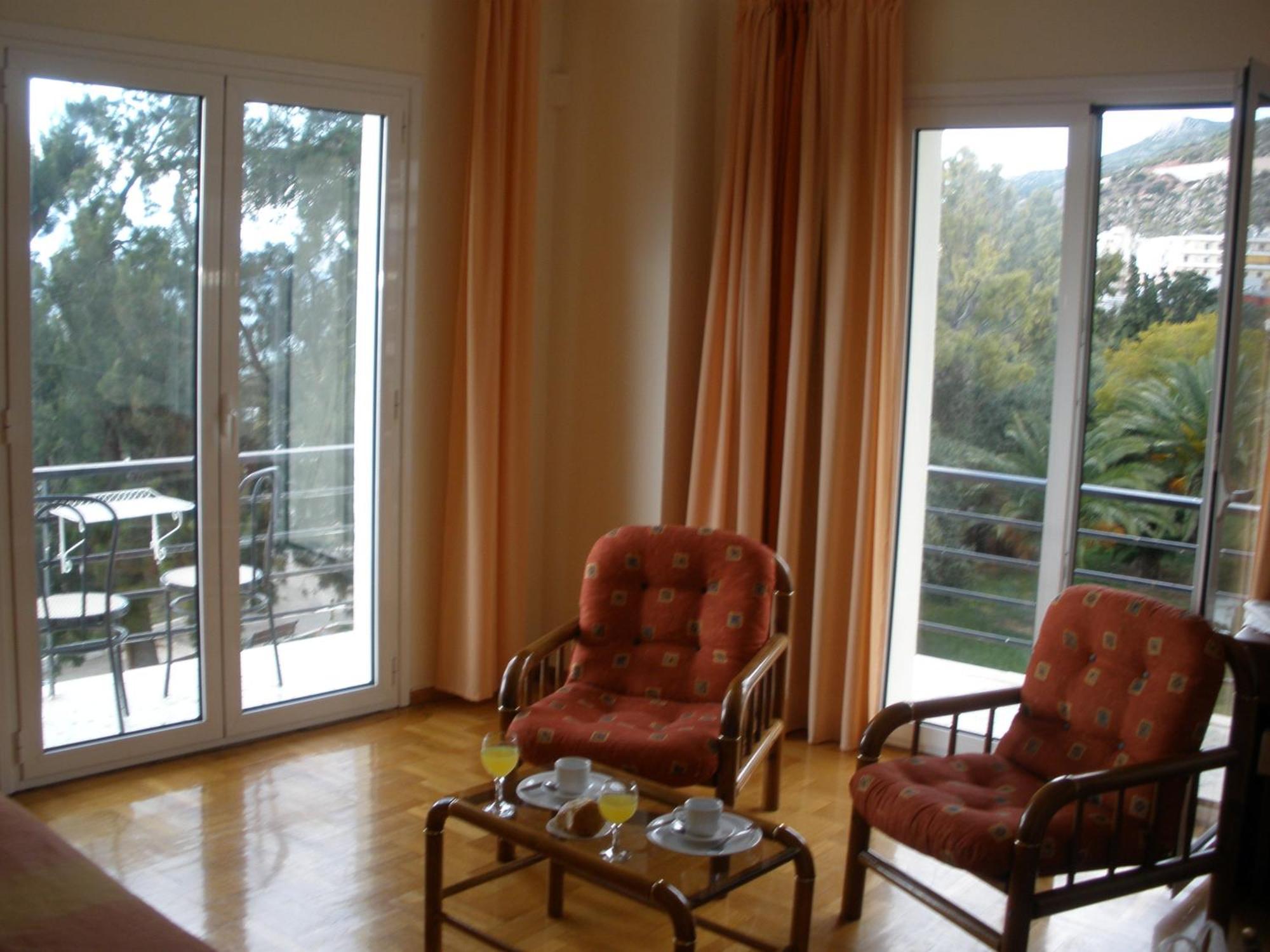 Hotel Akti ลูตรากี ภายนอก รูปภาพ
