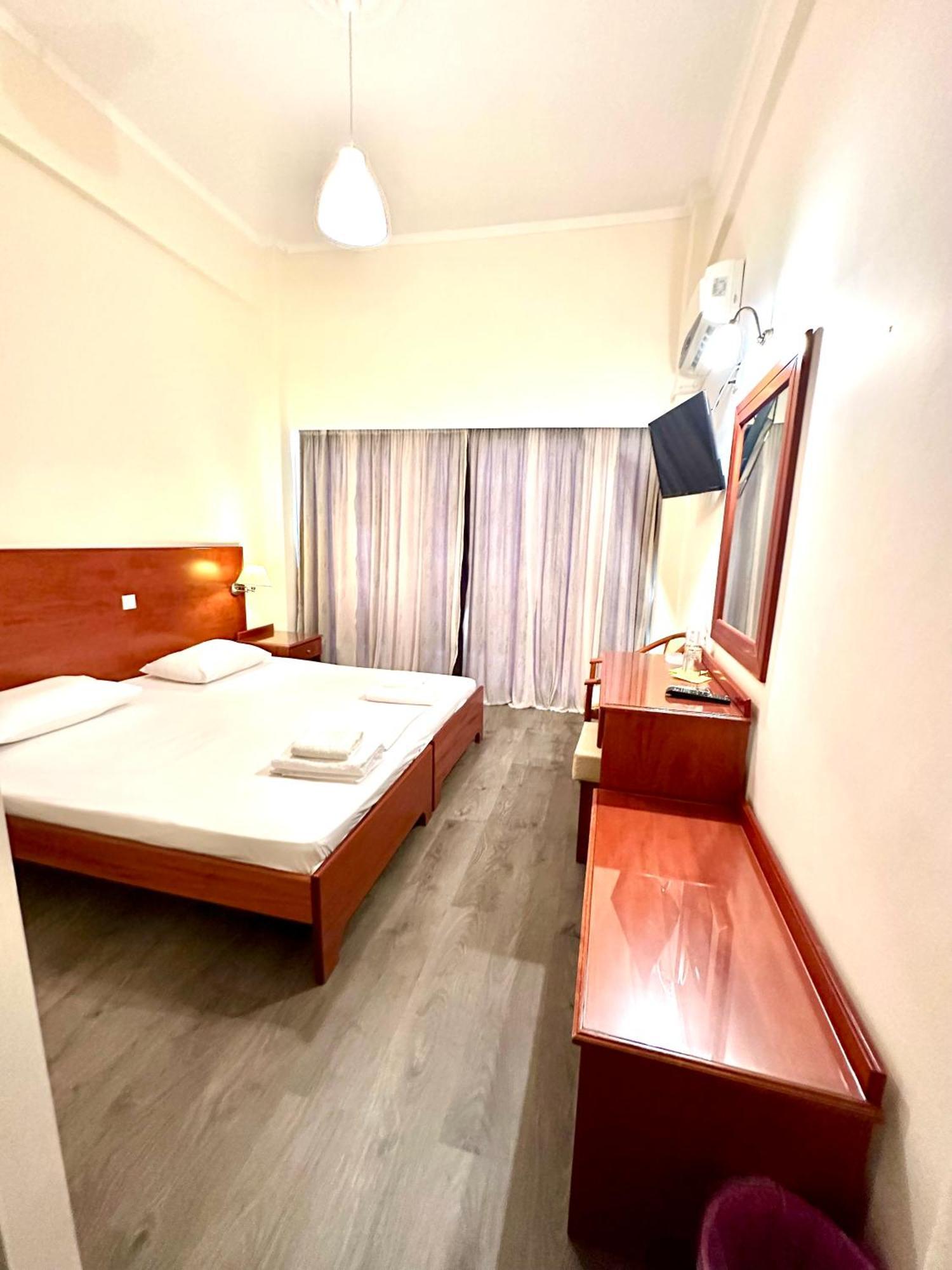 Hotel Akti ลูตรากี ภายนอก รูปภาพ